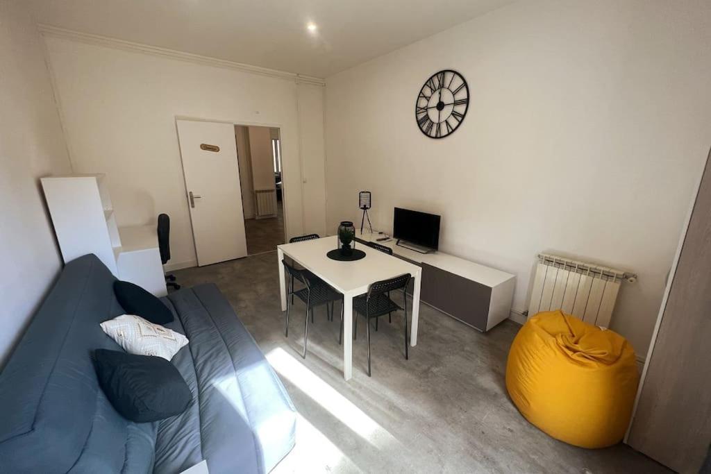 Label Etape - 2Min Gare - Wifi - Terrasse Apartment Marseille Luaran gambar